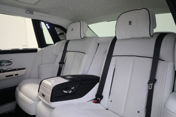 Used 2020 Rolls-Royce Phantom for sale $383,900 at Maserati of Greenwich in Greenwich CT 06830 20