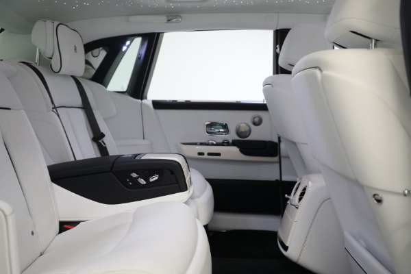 Used 2020 Rolls-Royce Phantom for sale $429,900 at Maserati of Greenwich in Greenwich CT 06830 26