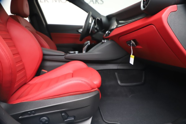 New 2019 Alfa Romeo Giulia Ti Sport Carbon Q4 for sale Sold at Maserati of Greenwich in Greenwich CT 06830 24