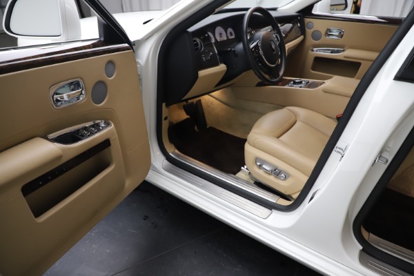 Used 2015 Rolls-Royce Ghost for sale Sold at Maserati of Greenwich in Greenwich CT 06830 23