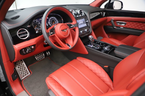 Used 2020 Bentley Bentayga V8 for sale $154,900 at Maserati of Greenwich in Greenwich CT 06830 18