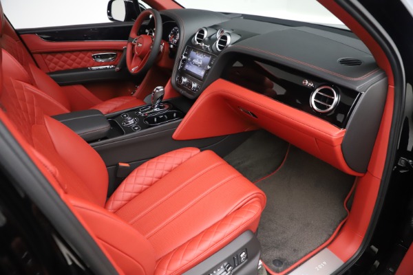 Used 2020 Bentley Bentayga V8 for sale $154,900 at Maserati of Greenwich in Greenwich CT 06830 24