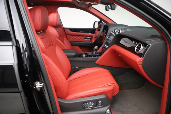 Used 2020 Bentley Bentayga V8 for sale $154,900 at Maserati of Greenwich in Greenwich CT 06830 25