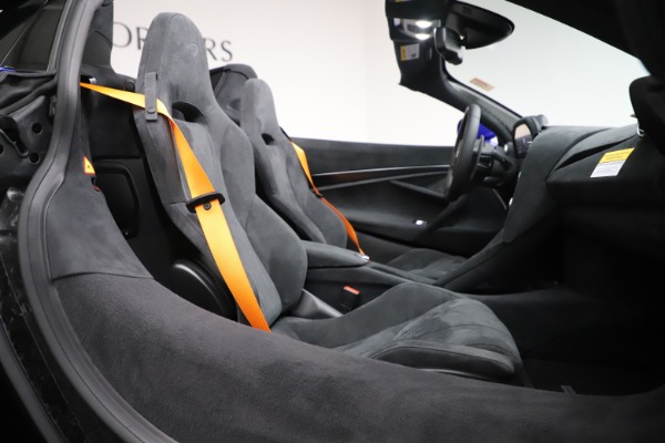 New 2020 McLaren 720S Spider Convertible for sale $364,090 at Maserati of Greenwich in Greenwich CT 06830 26