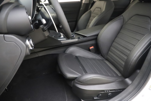 New 2019 Alfa Romeo Giulia Ti Sport Q4 for sale $54,540 at Maserati of Greenwich in Greenwich CT 06830 15