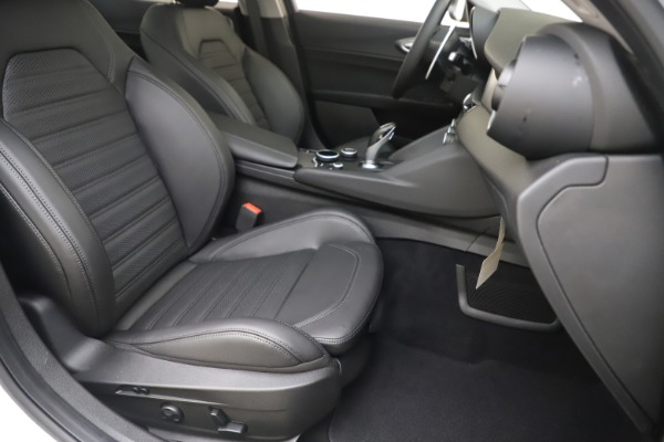 New 2019 Alfa Romeo Giulia Ti Sport Q4 for sale $54,540 at Maserati of Greenwich in Greenwich CT 06830 24