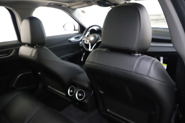 New 2019 Alfa Romeo Giulia Ti Sport Q4 for sale $54,540 at Maserati of Greenwich in Greenwich CT 06830 28