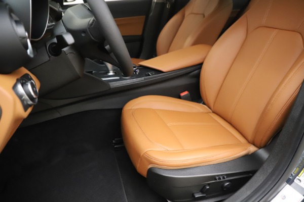New 2019 Alfa Romeo Giulia Q4 for sale $45,240 at Maserati of Greenwich in Greenwich CT 06830 15