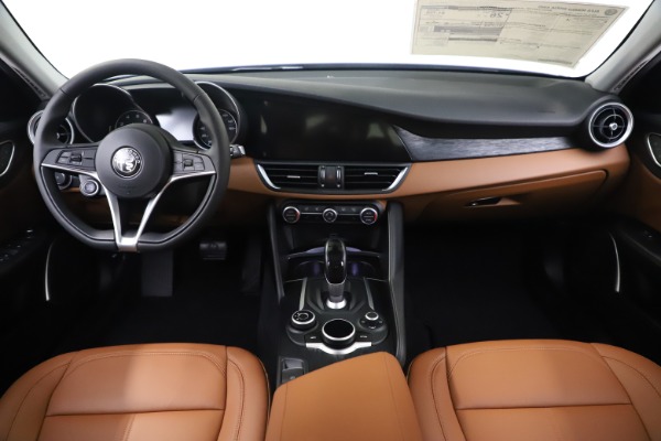 New 2019 Alfa Romeo Giulia Q4 for sale $45,240 at Maserati of Greenwich in Greenwich CT 06830 16