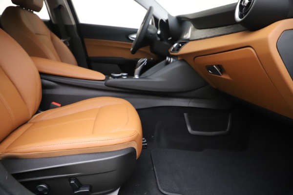 New 2019 Alfa Romeo Giulia Q4 for sale $45,240 at Maserati of Greenwich in Greenwich CT 06830 23
