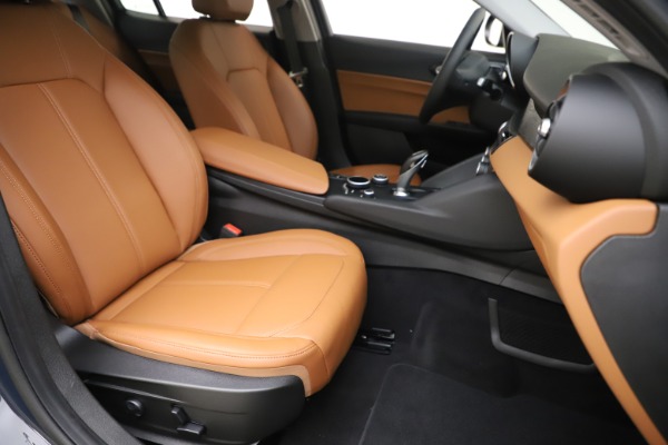New 2019 Alfa Romeo Giulia Q4 for sale $45,240 at Maserati of Greenwich in Greenwich CT 06830 24