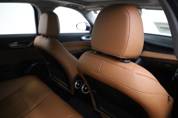 New 2019 Alfa Romeo Giulia Q4 for sale $45,240 at Maserati of Greenwich in Greenwich CT 06830 27