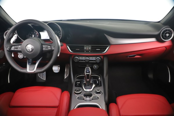 New 2020 Alfa Romeo Giulia Ti Sport Q4 for sale Sold at Maserati of Greenwich in Greenwich CT 06830 16
