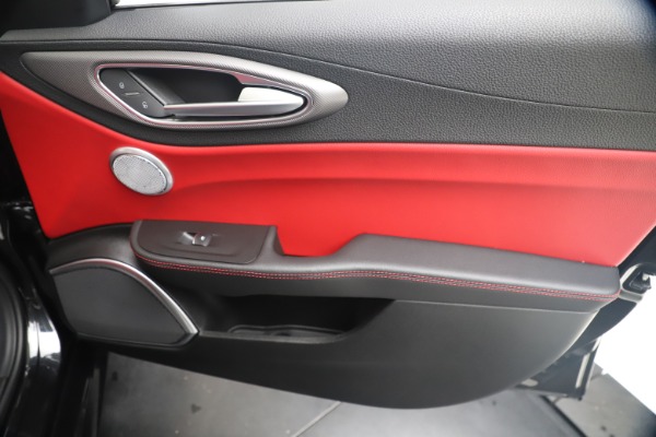 New 2020 Alfa Romeo Giulia Ti Sport Q4 for sale $56,440 at Maserati of Greenwich in Greenwich CT 06830 25