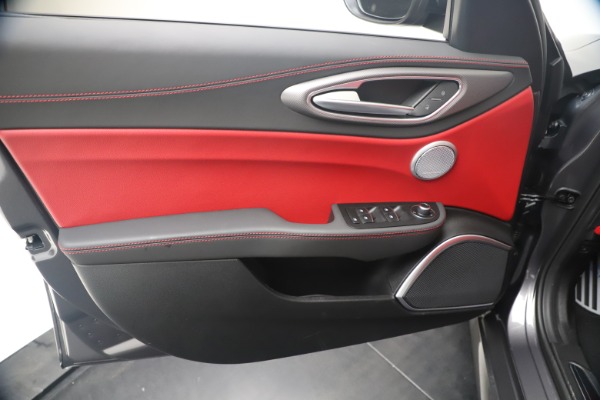 New 2020 Alfa Romeo Giulia Ti Sport Q4 for sale $53,790 at Maserati of Greenwich in Greenwich CT 06830 17