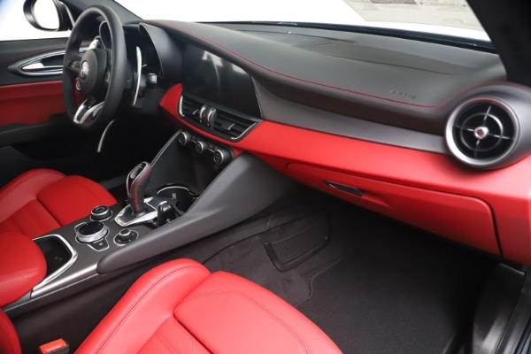 New 2020 Alfa Romeo Giulia Ti Sport Q4 for sale $53,790 at Maserati of Greenwich in Greenwich CT 06830 22