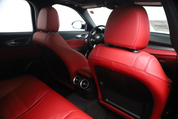 New 2020 Alfa Romeo Giulia Ti Sport Q4 for sale $53,790 at Maserati of Greenwich in Greenwich CT 06830 28