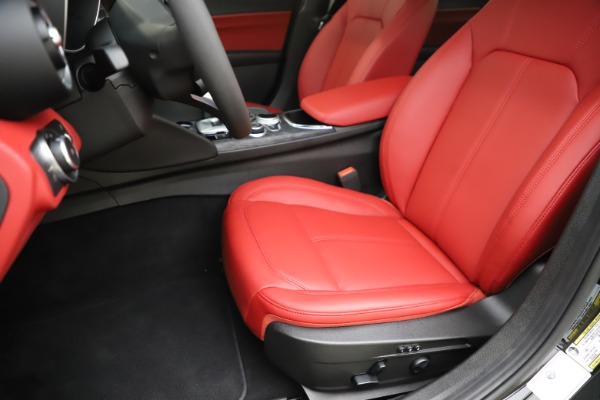 New 2020 Alfa Romeo Giulia Q4 for sale $45,740 at Maserati of Greenwich in Greenwich CT 06830 15