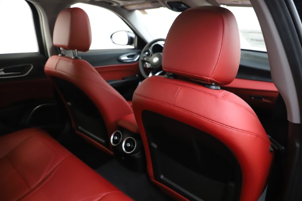 New 2020 Alfa Romeo Giulia Q4 for sale $45,740 at Maserati of Greenwich in Greenwich CT 06830 28
