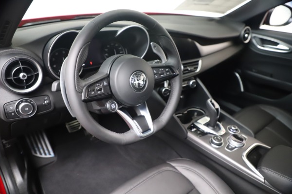 New 2020 Alfa Romeo Giulia Sport Q4 for sale $47,790 at Maserati of Greenwich in Greenwich CT 06830 13