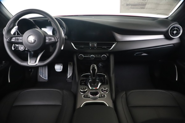 New 2020 Alfa Romeo Giulia Sport Q4 for sale $47,790 at Maserati of Greenwich in Greenwich CT 06830 16