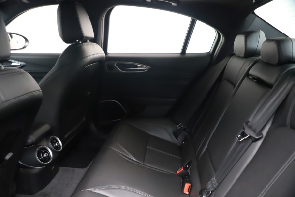 New 2020 Alfa Romeo Giulia Sport Q4 for sale $47,790 at Maserati of Greenwich in Greenwich CT 06830 19