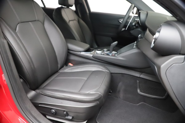 New 2020 Alfa Romeo Giulia Sport Q4 for sale $47,790 at Maserati of Greenwich in Greenwich CT 06830 24