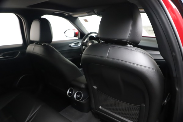 New 2020 Alfa Romeo Giulia Sport Q4 for sale $47,790 at Maserati of Greenwich in Greenwich CT 06830 28