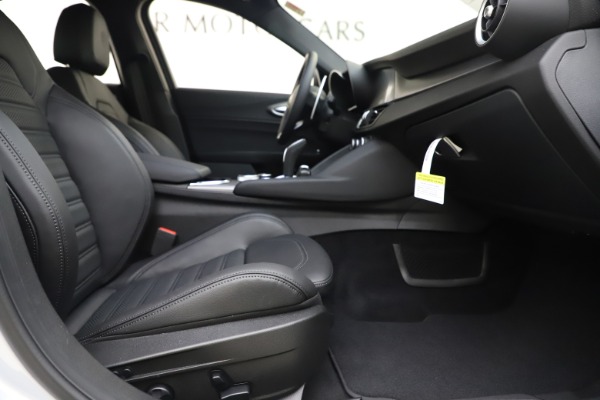 New 2020 Alfa Romeo Giulia Ti Sport Q4 for sale $51,590 at Maserati of Greenwich in Greenwich CT 06830 23