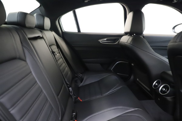 New 2020 Alfa Romeo Giulia Ti Sport Q4 for sale $51,590 at Maserati of Greenwich in Greenwich CT 06830 27