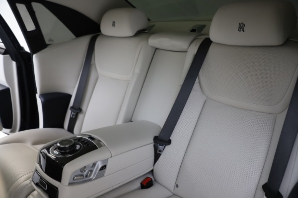 Used 2015 Rolls-Royce Ghost for sale Sold at Maserati of Greenwich in Greenwich CT 06830 17