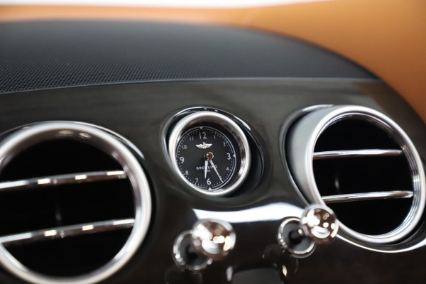 Used 2016 Bentley Flying Spur V8 for sale Sold at Maserati of Greenwich in Greenwich CT 06830 21
