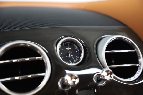 Used 2016 Bentley Flying Spur V8 for sale $114,900 at Maserati of Greenwich in Greenwich CT 06830 21