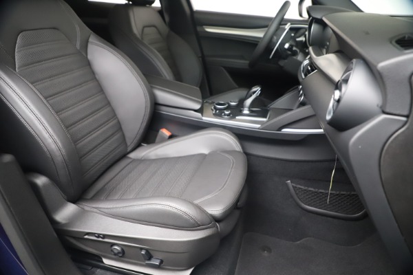 New 2019 Alfa Romeo Stelvio Ti Sport Q4 for sale $53,990 at Maserati of Greenwich in Greenwich CT 06830 24