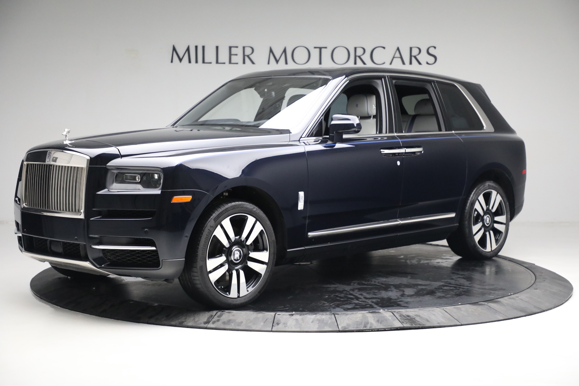 Used 2019 Rolls-Royce Cullinan for sale $299,900 at Maserati of Greenwich in Greenwich CT 06830 1
