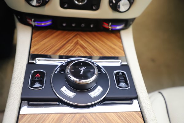 Used 2015 Rolls-Royce Wraith for sale $169,900 at Maserati of Greenwich in Greenwich CT 06830 17