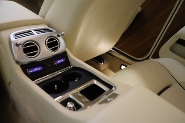 Used 2015 Rolls-Royce Wraith for sale $169,900 at Maserati of Greenwich in Greenwich CT 06830 22