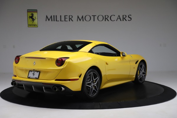 Used 2015 Ferrari California T for sale Sold at Maserati of Greenwich in Greenwich CT 06830 16