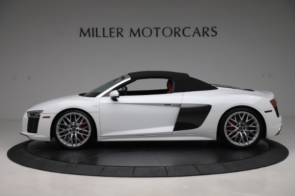 Used 2017 Audi R8 5.2 quattro V10 Spyder for sale Sold at Maserati of Greenwich in Greenwich CT 06830 14