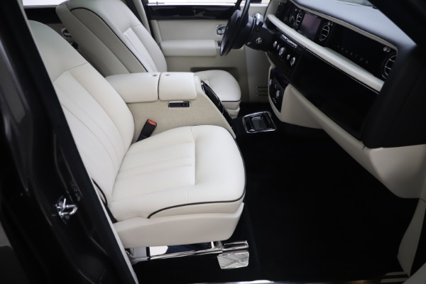 Used 2013 Rolls-Royce Phantom for sale Sold at Maserati of Greenwich in Greenwich CT 06830 18