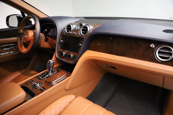Used 2017 Bentley Bentayga W12 for sale $135,900 at Maserati of Greenwich in Greenwich CT 06830 18