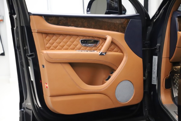 Used 2017 Bentley Bentayga W12 for sale $135,900 at Maserati of Greenwich in Greenwich CT 06830 25