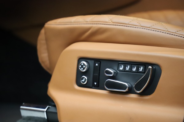 Used 2017 Bentley Bentayga W12 for sale $135,900 at Maserati of Greenwich in Greenwich CT 06830 27