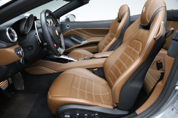 Used 2016 Ferrari California T for sale $142,900 at Maserati of Greenwich in Greenwich CT 06830 26
