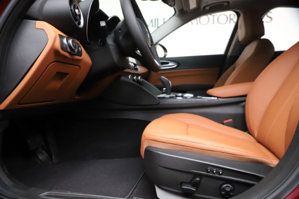 New 2020 Alfa Romeo Giulia Q4 for sale $46,395 at Maserati of Greenwich in Greenwich CT 06830 14