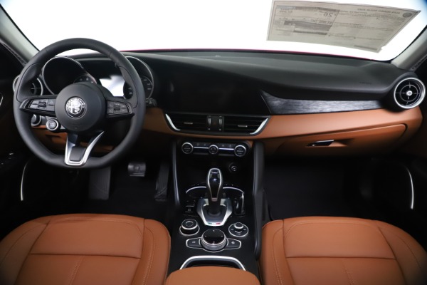 New 2020 Alfa Romeo Giulia Q4 for sale $46,395 at Maserati of Greenwich in Greenwich CT 06830 16