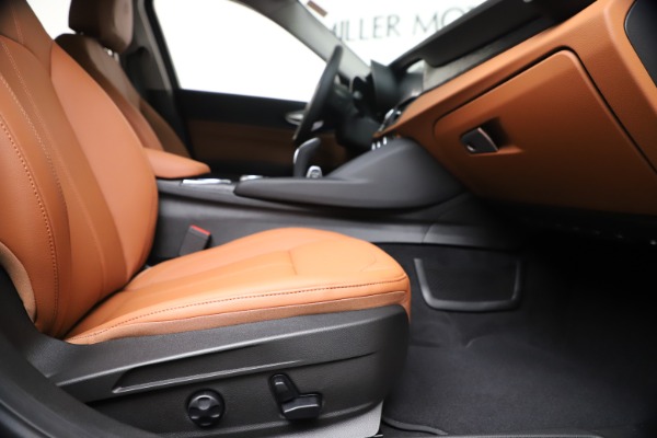 New 2020 Alfa Romeo Giulia Q4 for sale $46,395 at Maserati of Greenwich in Greenwich CT 06830 23