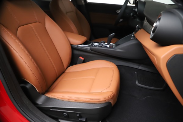 New 2020 Alfa Romeo Giulia Q4 for sale $46,395 at Maserati of Greenwich in Greenwich CT 06830 24