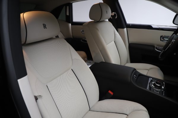 Used 2015 Rolls-Royce Ghost Base for sale Sold at Maserati of Greenwich in Greenwich CT 06830 13