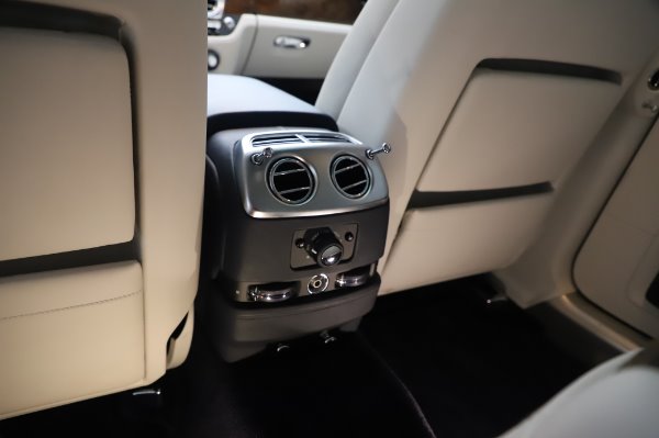 Used 2016 Rolls-Royce Ghost for sale Sold at Maserati of Greenwich in Greenwich CT 06830 25